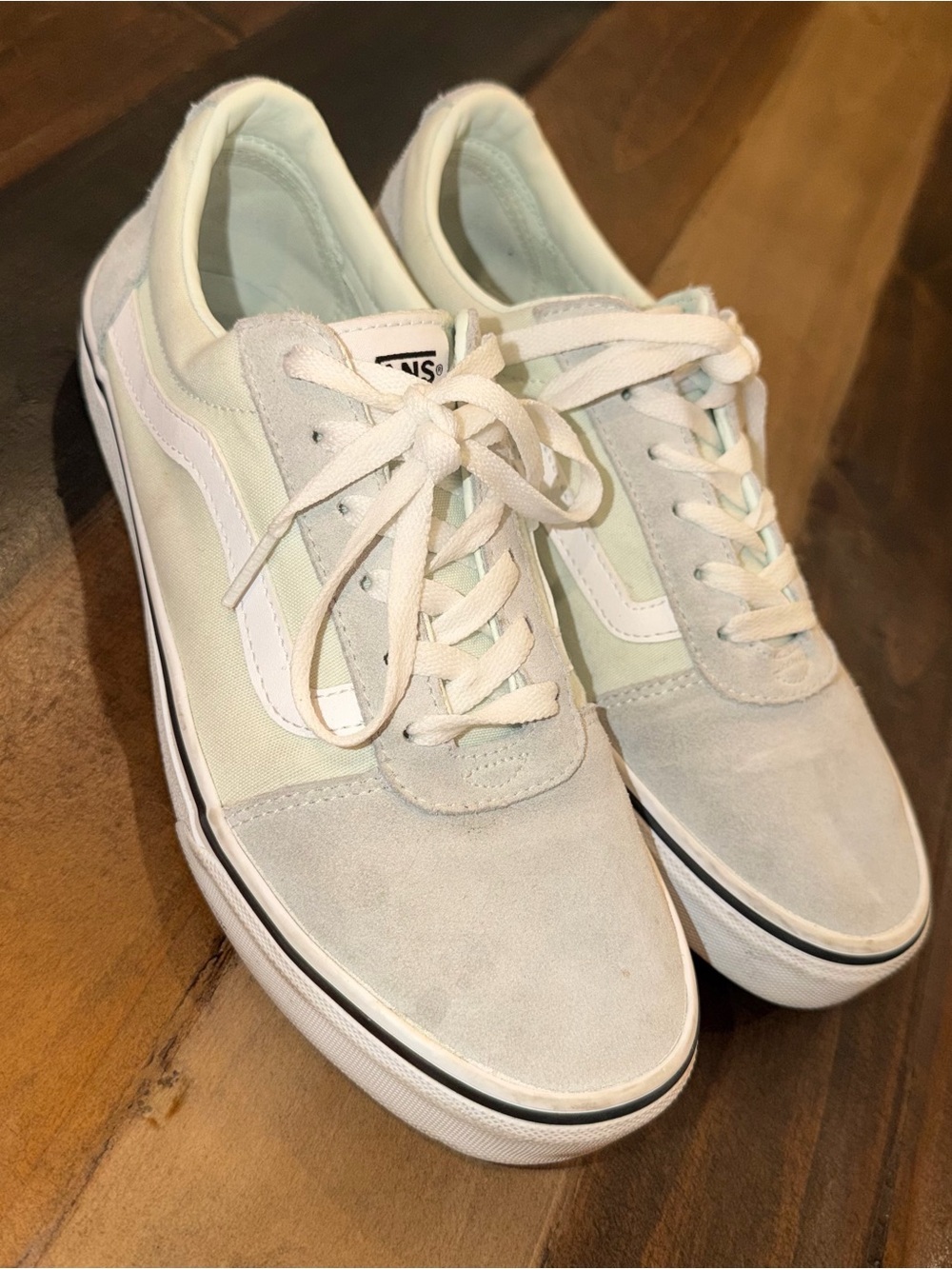 Vans Ward Suede Billowing Sails Women’s size 10